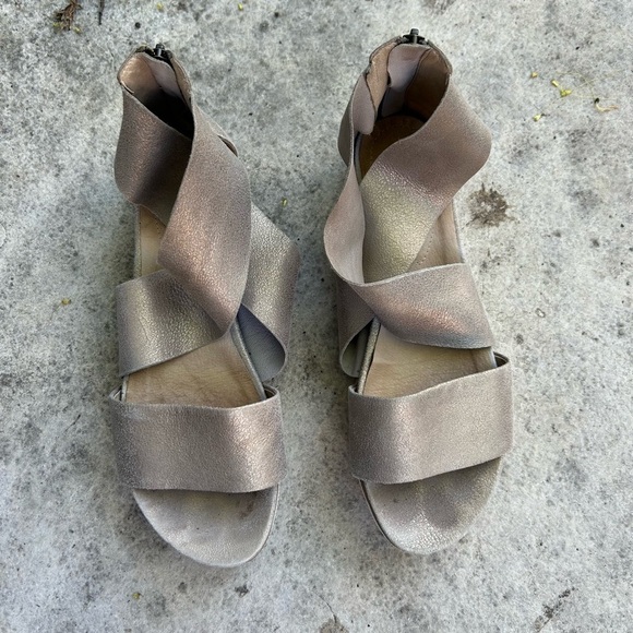 Eileen Fisher Sport Metallic Suede Sneaker Sandal, size 9 - Picture 3 of 14